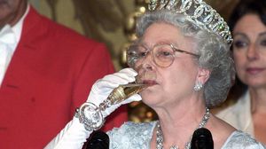 بزنس إنسايدر: ملكة بريطانيا ليست من عشاق الطعام- أرشيفية