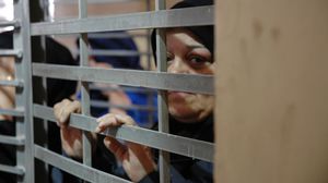 لازالت 56 أسيرة فلسطينية يقبعن في سجون الاحتلال بينهنّ 12 قاصرا- أرشيفية