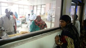 تعاني المستشفيات الحكومية الهندية غالبا من نقص في التجهيزات والتمويل- أ ف ب