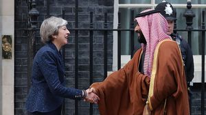 صحيفة: بريطانيا تسعى لتأمين مساعدات إنسانية للشعب اليمني وتزود السعودية بالأسلحة لشن هجماتها العشوائية هناك