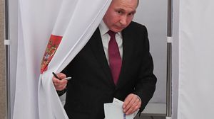 تكاد تغيب كافة أشكال المعارضة القوية في روسيا بسبب سياسة بوتين القمعية والقاسية ضدها- جيتي