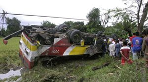 الحافلة سقطت من ارتفاع 15 مترا وتحطمت في أسفل واد في وسط البلاد- جيتي