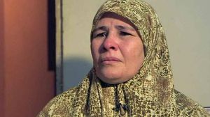 أم زبيدة اتهمت الأمن المصري ببتعذيب ابنتها والاعتداء عليها بعد إخفائها قسريا لمدة عام- فيسبوك