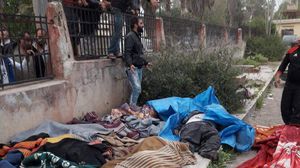 جثث المدنيين متناثرة في الطرقات بعد قصف السوق والمدرسة- تويتر