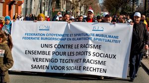 متظاهرون في بروكسل يرفضون العنصرية ضد المسلمين والمهاجرين- جيتي