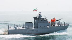 خفر السواحل الإيراني قال إن طاقم الزورق يحملون الجنسية الهندية- فارس 