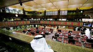 في الإمارات، هبط مؤشر بورصة دبي بنسبة 0.39 في المئة- جيتي