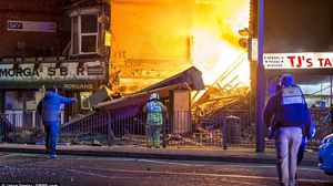 حريق نجم عن انفجار في منطقة شارع هينكلي بمدينة ليستر شمال العاصمة لندن- أرشيفية