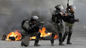 انتشرت قوات الاحتلال الإسرائيلي على مدخل بلدة بيتا جنوب نابلس- فيسبوك