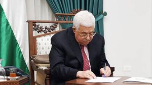 عباس أصدر مرسوما رئاسيا لإجراء الانتخابات التشريعة ثم الرئاسية والمجلس الوطني- صفحته الشخصية
