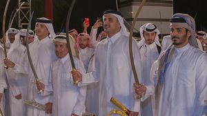 خليفة بن حمد (يمين) أكد أن كأس العالم ستقام في قطر- حسابه عبر أنستغرام