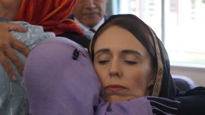 قدمت رئيسة الوزراء العزاء وزارت بعض ذوي الضحايا- (موقع نيوزروم النيوزيلندي)