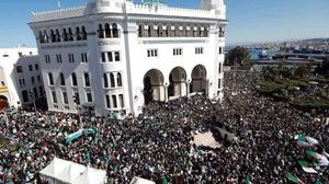 منذ إعلان ترشح عبد العزيز بوتفليقة لولاية رئاسية خامسة، تشهد الجزائر احتجاجات رافضة لذلك - تويتر