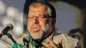 قال أويس نجل القيادي إن قوات الاحتلال اقتحمت المنزل واعتقلت والده إلى جهة غير معلومة- موقع حركة حماس
