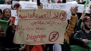 معارض جزائري: التدخل الخارجي في الشأن الجزائري من شأنه أن يعقد الأزمة (الأناضول)