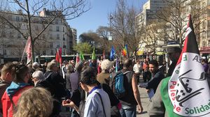 مظاهرات في فرنسا تضامنا مع يوم الأرض في فلسطين ومسيرة العودة- الأناضول