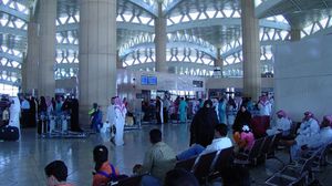 أظهر فيديو مؤثر لحظة استقبال المهيني لطفليها في مطار الملك خالد- فليكر