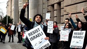 تقوم "بي دي أس" بمظاهرات وفعاليات دورية لمناهضة إسرائيل 