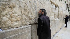 أكدت "هآرتس" أن صلاة اليهود بالأقصى تعرض الهدوء الهش للخطر في القدس والمنطقة كلها- جيتي