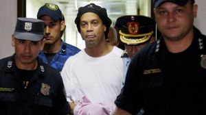 سيبقى رونالدينيو في السجن حتى ستة أشهر، بعد اتهامه بمحاولة دخول الباراغواي بجواز سفر مزور- فيسبوك