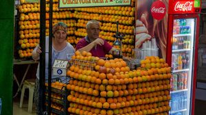ارتفعت الأسعار الآجلة لعصير البرتقال في الأسواق العالمية هذا الشهر بنسبة تتجاوز الـ 20 في المئة- جيتي 
