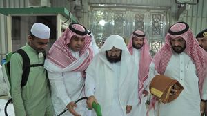 أوقفت السعودية منح تأشيرات العمرة وزيارة المسجد النبوي - الرئاسة العامة لشؤون الحرمين