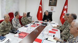 عقد وزير الدفاع التركي اجتماعا في مركز قيادة العمليات في ولاية هاتاي- وزارة الدفاع التركية