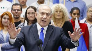 على خلفية عزم نتنياهو الاستمرار في الإغلاق هاجم وزير المالية يسرائيل كاتس قرارات نتنياهو- جيتي