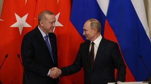 في أواخر العام الماضي أشاد بوتين بعدم رضوخ الرئيس التركي للضغوط- جيتي