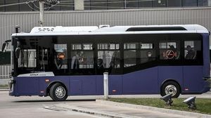الحافلة قابلة للاستخدام بسائق أو بدونه وتسير في مسارات مجدولة للنقل الجماعي- الأناضول