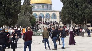 تشهد مدينة القدس منذ مساء الخميس مواجهات عنيفة بين الفلسطينيين وبين قوات الاحتلال وقطعانه- عربي21