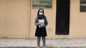 شيماء فقدت والدتها وإخوتها بالقصف الذي أفقدها ساقها- الأناضول
