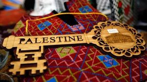 لا توجد لهجة فلسطينية واحدة يجمع عليها عموم الفلسطينيين بل توجد عدة لهجات (الأناضول)