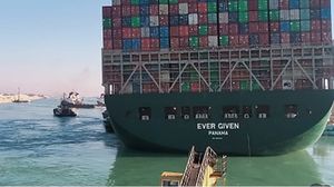 رئيس هيئة قناة السويس قال؛ إن السفينة لن تغادر مصر قبل أن يتم دفع التعويضات- جيتي