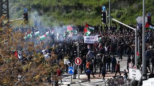 يواصل الفلسطينيون للجمعة الثامنة الاحتجاج ضد تفشي الجريمة في مدنهم وقراهم- الأناضول