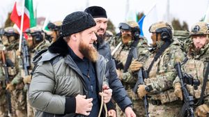 قديروف يقاتل في صفوف الجيش الروسي واكتسب مقاتلوه سمعة سيئة
