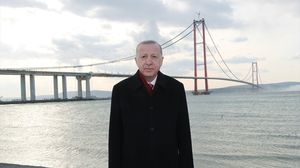 أرفق أردوغان المقطع بصور والدته، وصوره الشخصية مع أمهات قتلى الجيش التركي - الأناضول