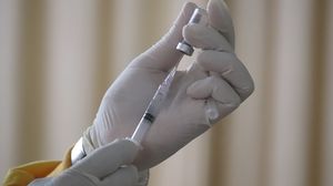 وكالة الأنباء الألمانية: تأثير اللقاحات التي تلقاها الرجل لم تظهر عليه حتى الآن- cco