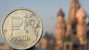 ربط وزير المال الروسي بين السعر وبين تدفقات العملات الأجنبية من روسيا وإليها- جيتي