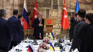 أردوغان يحاول عقد لقاء بين بوتين وزيلينسكي في تركيا- جيتي