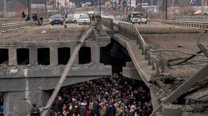 يفغين كورنيتشوك: الشعب الأوكراني بحاجة ماسة للخوذات والسترات - جيتي