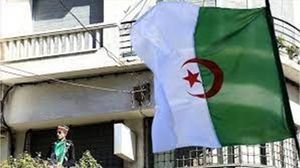تعاملت منظومة الحكم في الجزائر المستقلة مع المسألة الثقافية ضمن مساعي بناء الدولة (الأناضول)