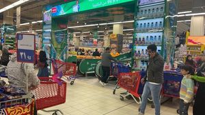 قبيل رمضان دشنت الحكومة المصرية العديد من المعارض والأسواق ضمن مبادرات تستهدف توفير السلع الغذائية للمواطنين بأسعار مخفضة- عربي21