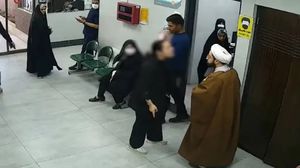 قرر الحرس الثوري الإيراني إغلاق المركز الصحي واعتقال مديره عقب انتشار المقطع- إكس