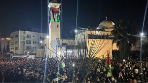 أطلق المتظاهرون هتافات تحيي صمود أهالي غزة وتدعم المقاومة- الأناضول