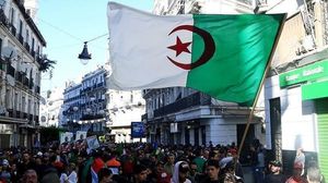 رغم القمع والمنع لا يزال الحراك رغم مرور كل هذه السنوات، حاضرا في وجدان الجزائريين.. الأناضول