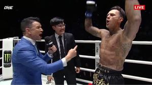 حصل نيكي هولزكن (41 عاما) على جائزة مالية إضافية بقيمة 50 ألف دولار -   ONE Championship / إكس