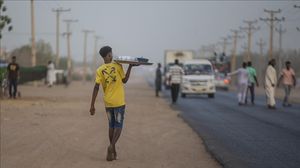 آخر يوم خميس في رمضان يسمى في السودان، يوم "الرحمات"، حيث يحتفي الناس بقرب إكمال صومهم للشهر. وفيه يكون التصدق بالطعام على الفقراء والأطفال على وجه الخصوص.. الأناضول