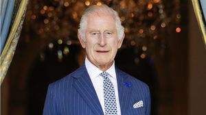 ظهر العاهل البريطاني الملك تشارلز علنًا لأول مرة منذ دخوله المستشفى بعد أن عانى من آثار جانبية مؤقتة جراء علاجه من السرطان.. (إكس)