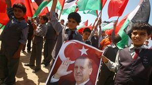 صور أردوغان في مسيرة جماهيرية بغزة - ا ف ب - أرشيفية